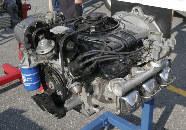 Corvair engine with modular heads