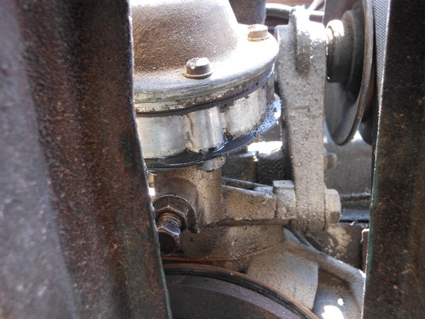 fuelpumpleak.JPG