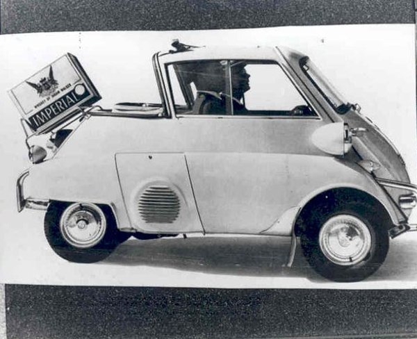 1957 1958 BMW Isetta 2.jpg