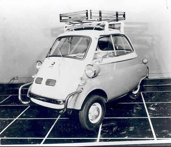 1957 1958 BMW Isetta.jpg