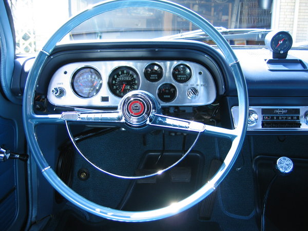 Notice the Dash, Clock and Spyder shift knowb