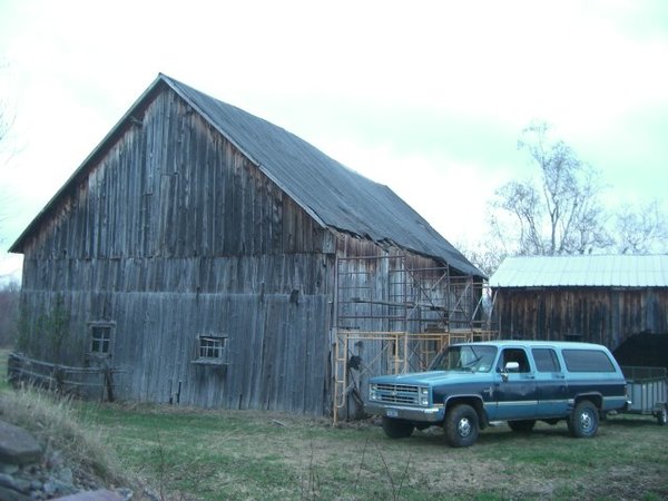 Another one of my REALLY old barns, but no way in for a TEERUK!