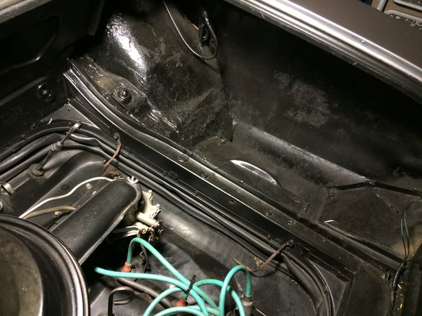 Passenger side engine compartment