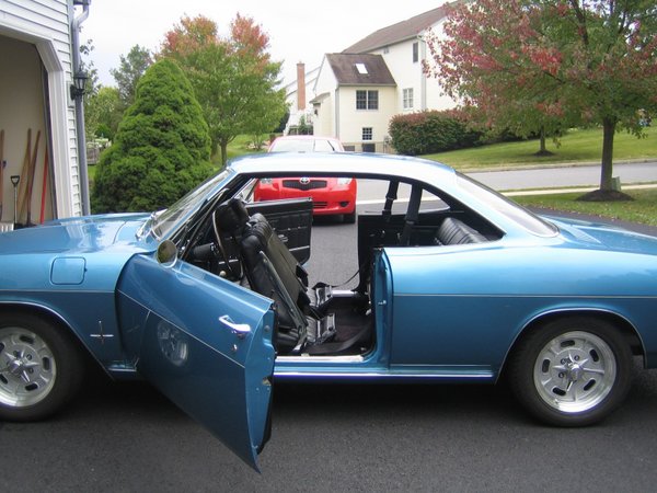 Profile view of 1966 Corvair with 3-point belts.