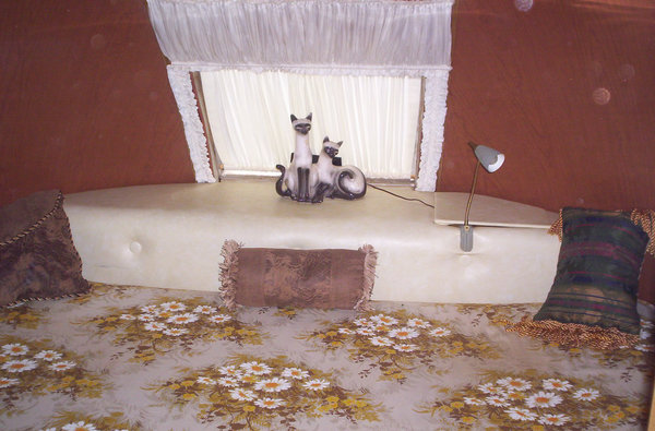 bedroom with cat lamp.jpg