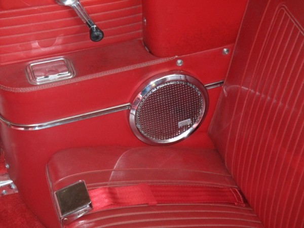 Corvair speakers 002 (800x600).jpg