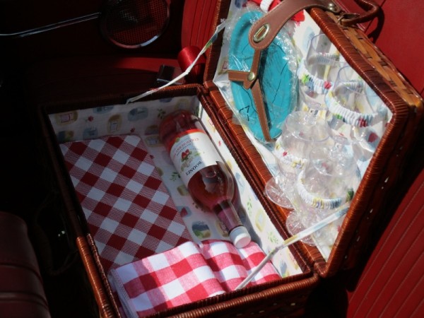 Picnic Basket 003 (800x600).jpg