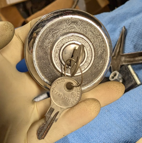 Locking Gas Cap 01.jpg
