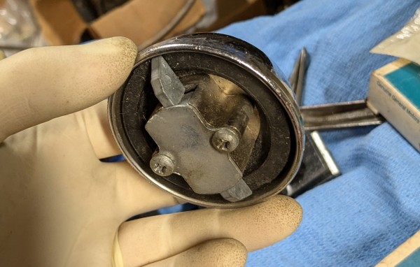 Locking Gas Cap 02.jpg