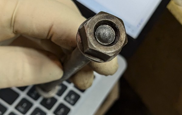 Bolt and Nut 03.jpg