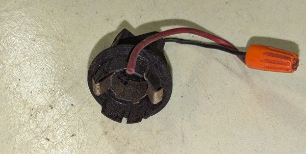 Light Socket 01.jpg
