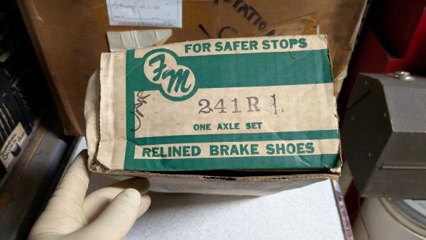 Asbestos Brake Shoe Set No. 1 01.jpg