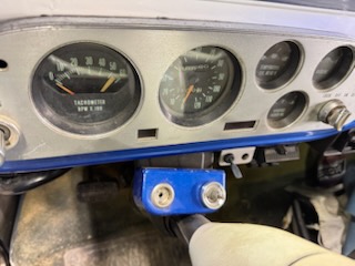 Switch bracket included for Spyder dash.