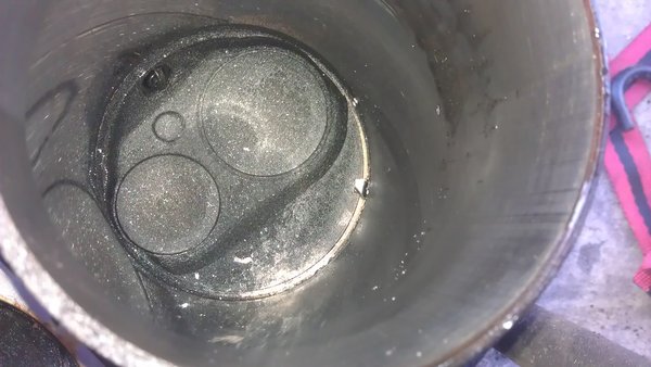 Damn nice honing job on this cylinder though!