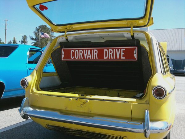 wagon corvair drive.jpg